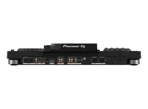 Pioneer DJ XDJ-RX3 arka panel giriş çıkışları, XLR ve RCA bağlantı noktaları