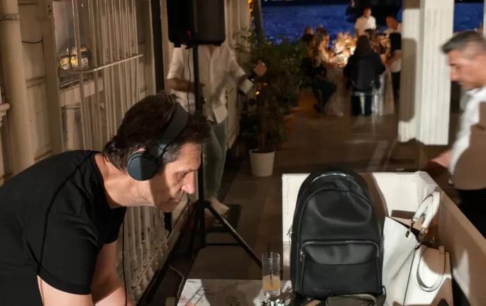 Ev ve bahçe partisi için ses sistemi kiralama ve profesyonel DJ hizmeti ekipmanları